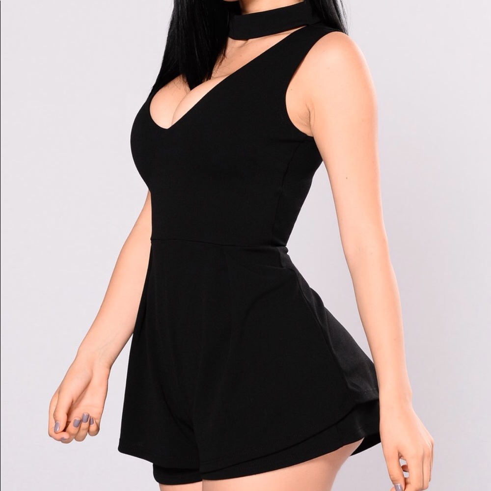 Fashion nova black choker outfit